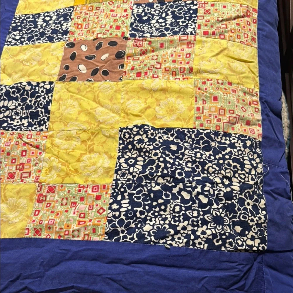 Quilt Vintage Blue,Yellow,Multi Color Tied Quilt